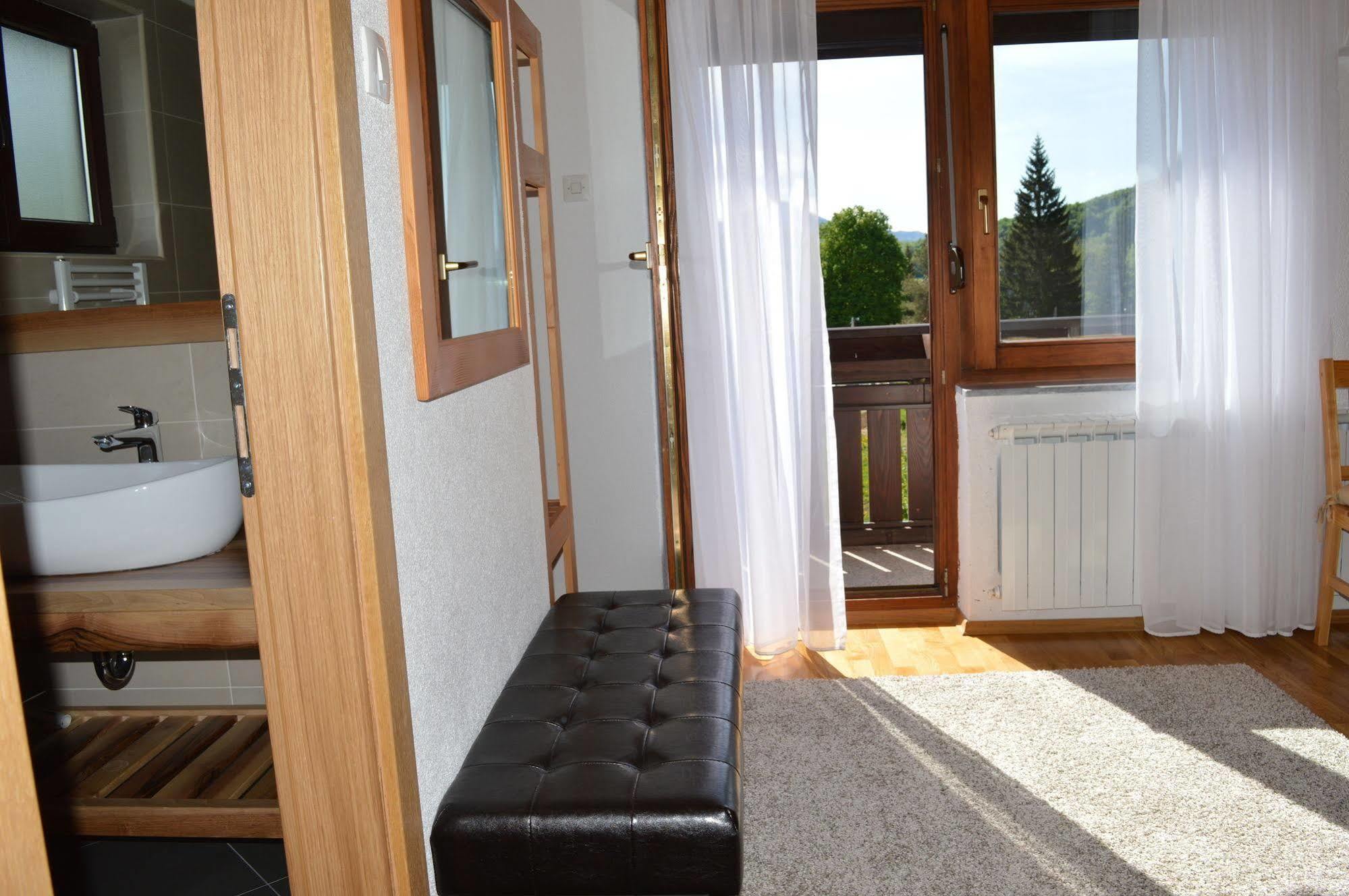 Guest house Plitvice Miric 3*