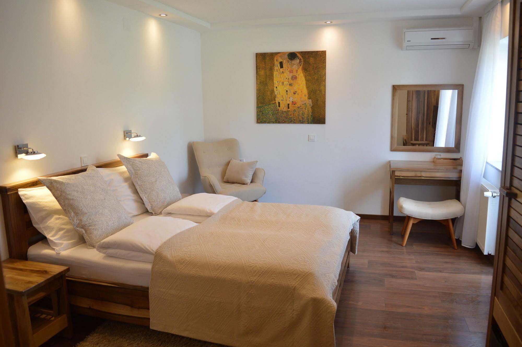 Guest house Plitvice Miric 3*